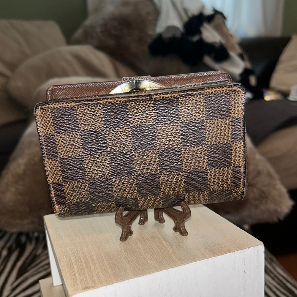 Louis Vuitton Damier Kisslock Wallet